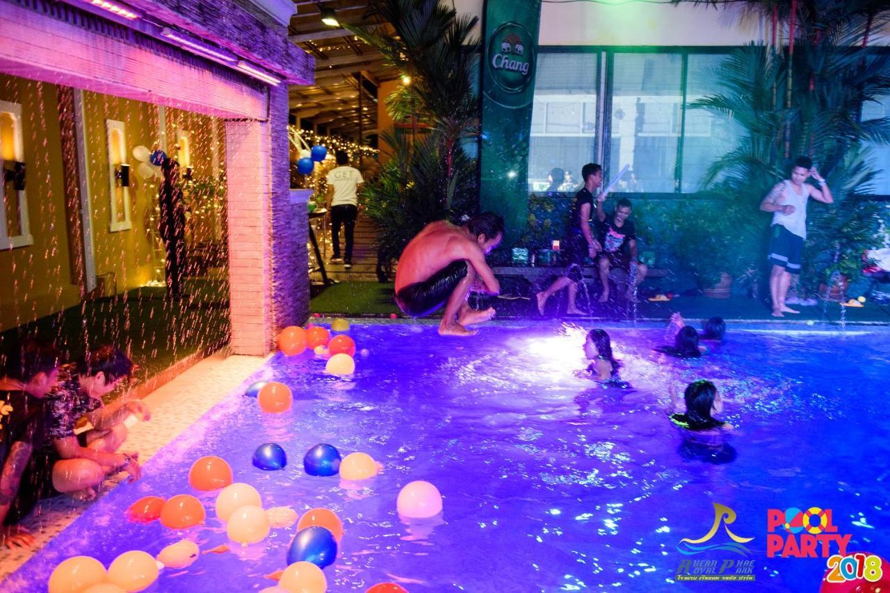 Ruean Phae Royal Park Hotel Phitsanulok Exterior photo