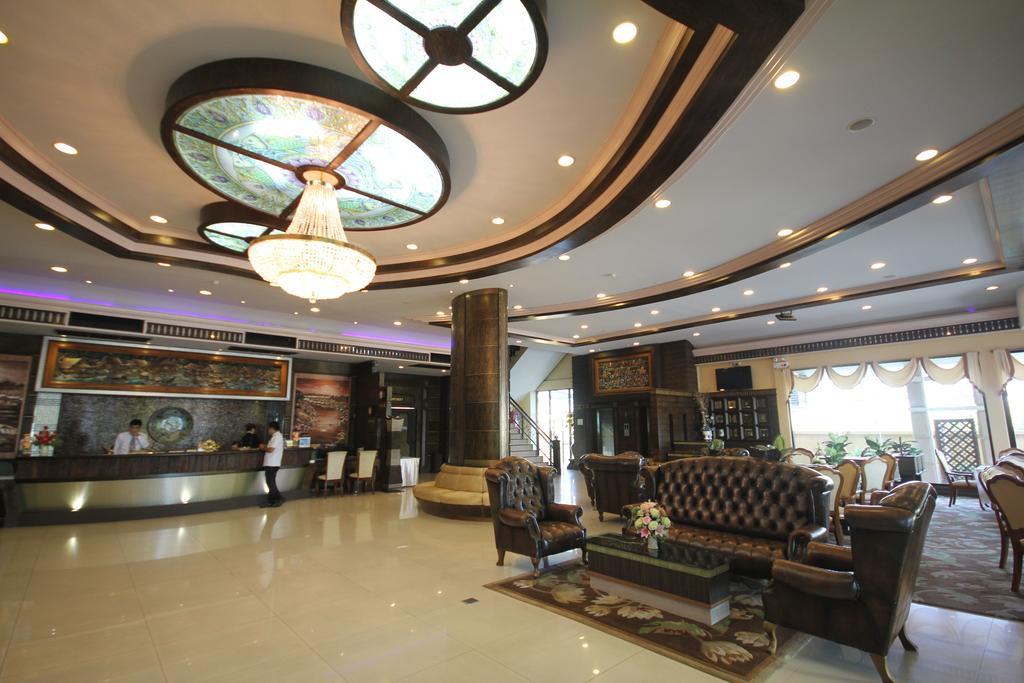 Ruean Phae Royal Park Hotel Phitsanulok Exterior photo