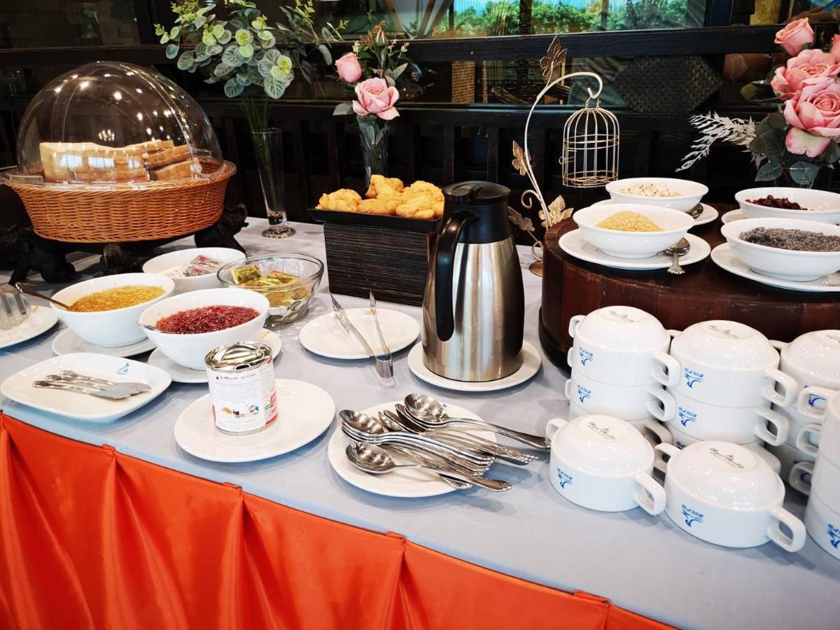 Ruean Phae Royal Park Hotel Phitsanulok Exterior photo