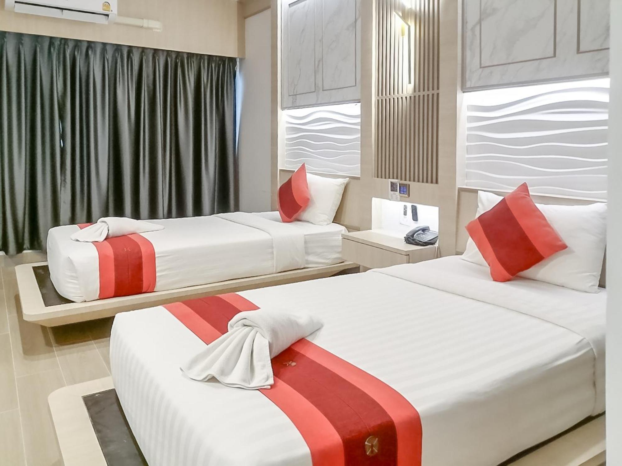 Ruean Phae Royal Park Hotel Phitsanulok Exterior photo