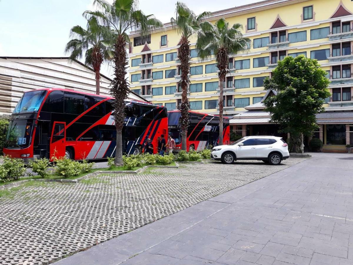Ruean Phae Royal Park Hotel Phitsanulok Exterior photo