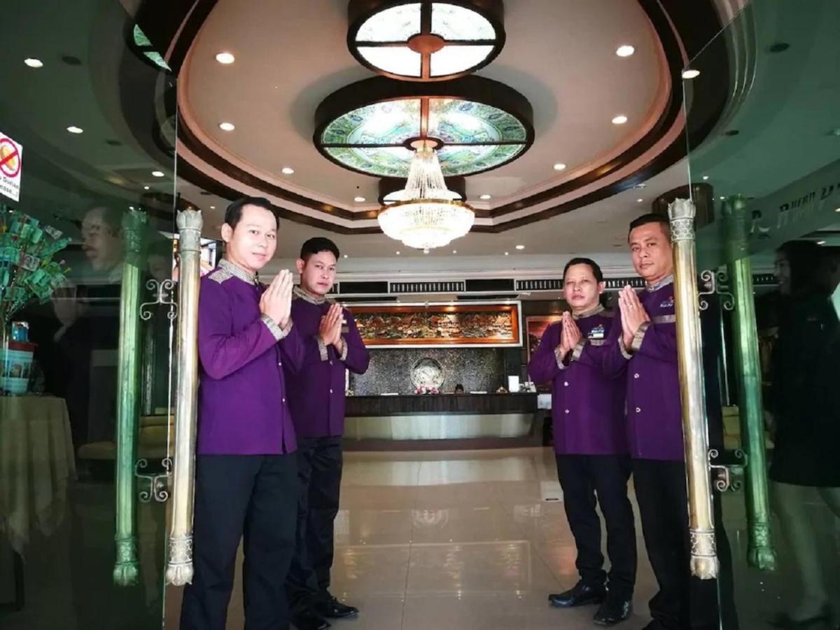 Ruean Phae Royal Park Hotel Phitsanulok Exterior photo
