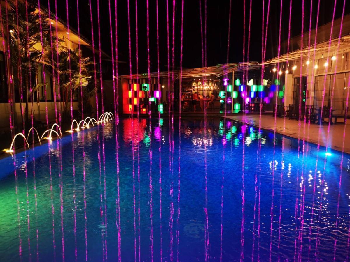 Ruean Phae Royal Park Hotel Phitsanulok Exterior photo