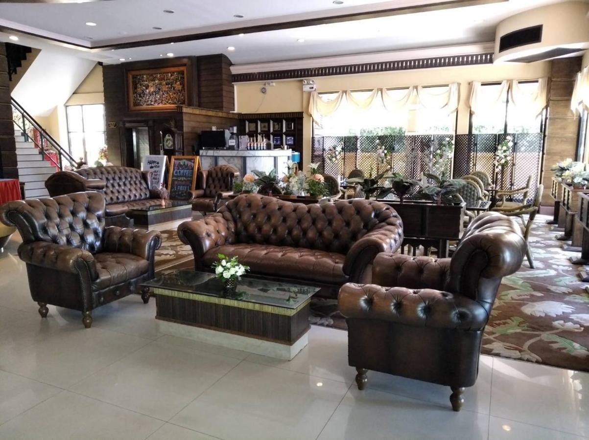 Ruean Phae Royal Park Hotel Phitsanulok Exterior photo